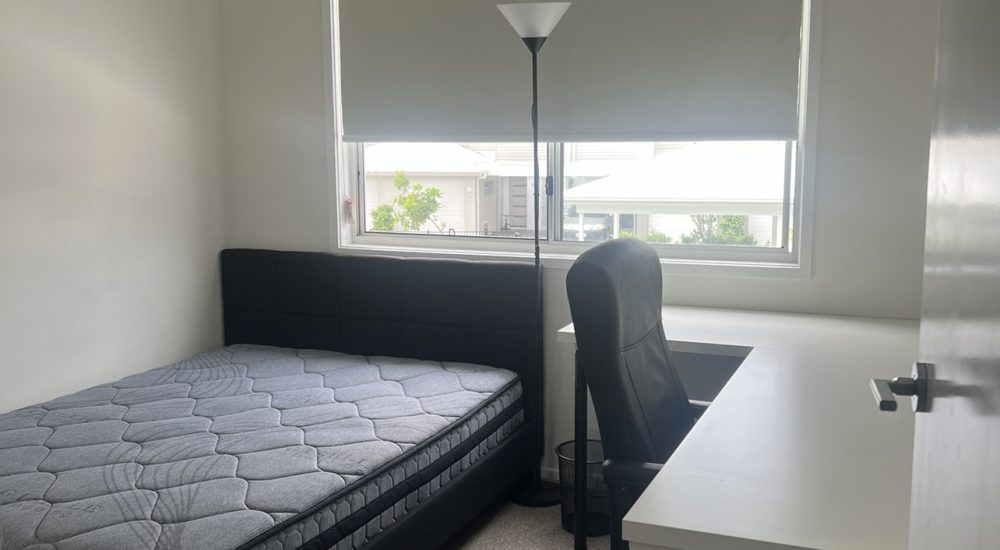Private Room in Helensvale, $350/week (photo 2)